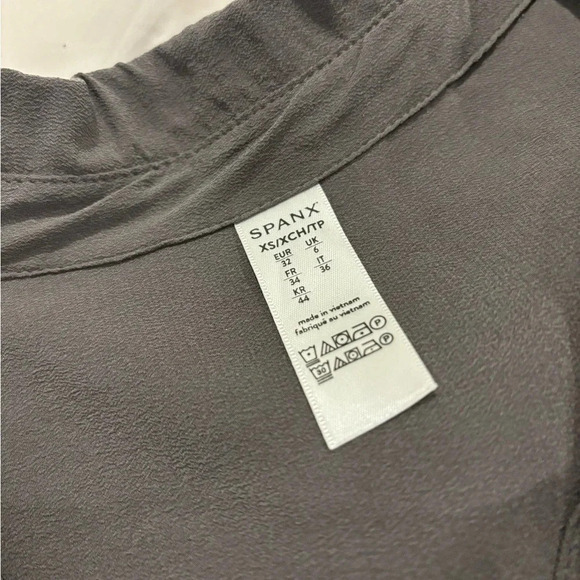Spanx Low Maintenance Silk Button Down in Gray Size XS - Picture 5 of 8